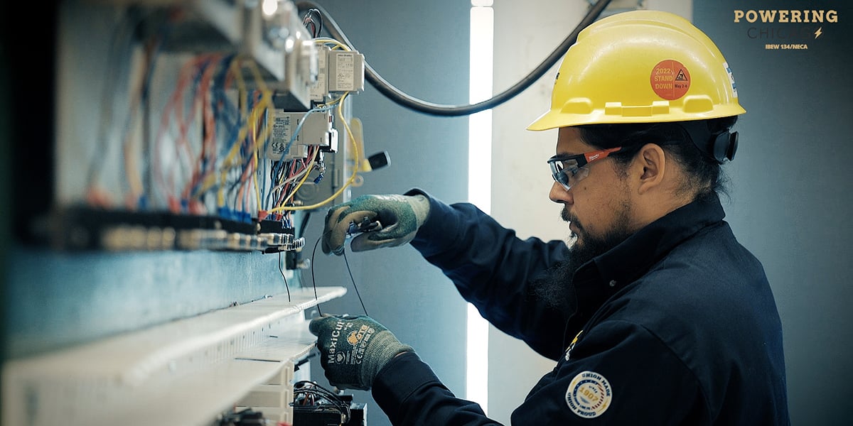 Download Powering Chicagos guide on NFPA 70 B.